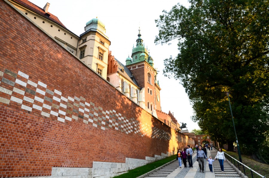 The entrance to Wawel Castle, a Krakow "must see" tourist destination according to the guidebook. We didn't set foot in the place. Provided that conventional warfare doesn't break out in southern Poland anytime soon, the castle will be there next time I pass through, so no worries.